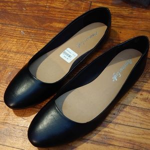 New w/ Tags American Eagle women's flats shoes